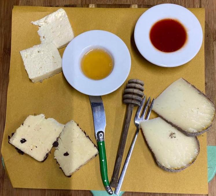 Tagliere di Formaggi pecorini Toscani